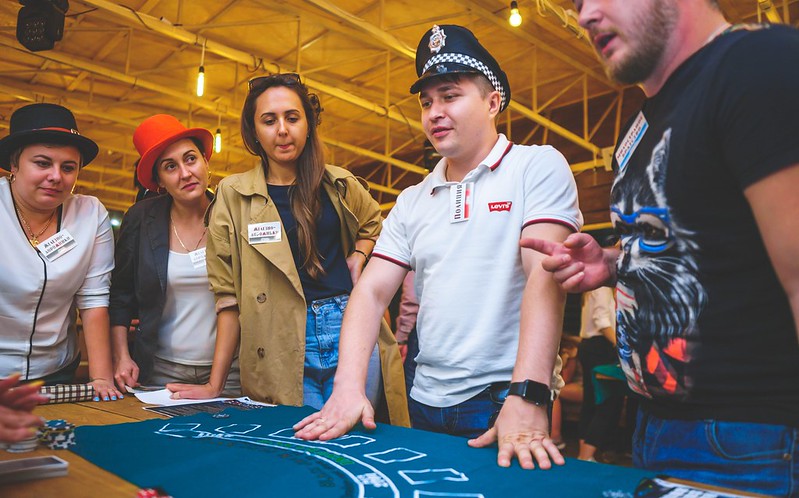 Корпоративные сувениры и подарки на День нефтяника в Yuzhno-Sakhalinsk