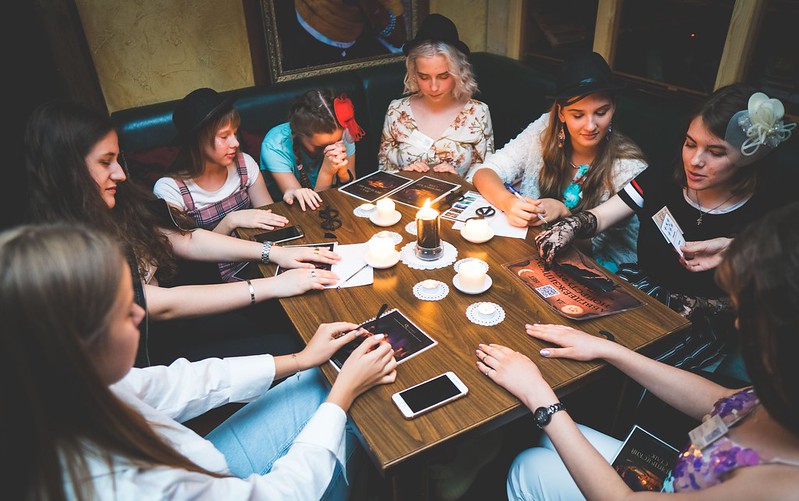 Хэллоуинская вечеринка с мистической атмосферой в Yuzhno-Sakhalinsk