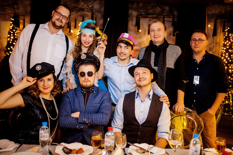 Команда компании празднует Новый год в ресторане Yuzhno-Sakhalinsk