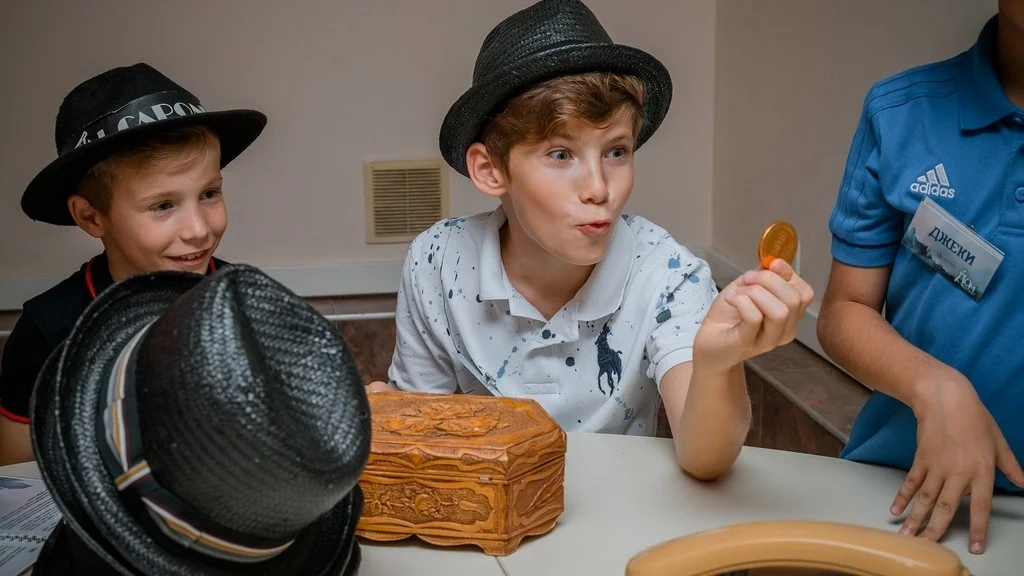 Квест на 23 февраля в школе «Дом с привидениями»: слишком ценная улика.